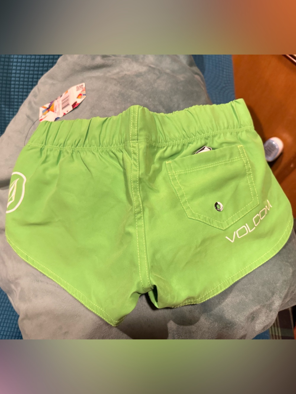 NWT Women’s Volcom lime green board shorts XS
